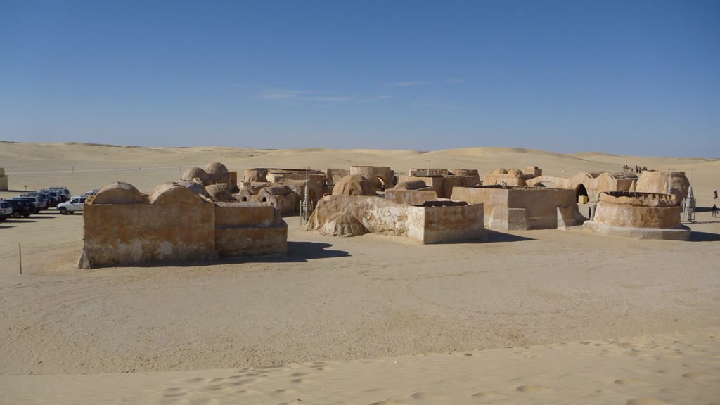 Set cinematografico desertico di Star Wars conservato vicino a Tozeur, nel sud della Tunisia